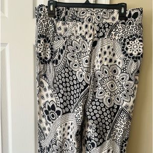 Loft black & cream light weight pants, size 6 tall
